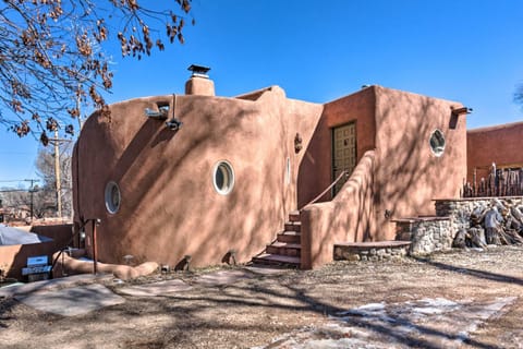 Chic Adobe-Style Bungalow in Historic Santa Fe! Maison in Santa Fe