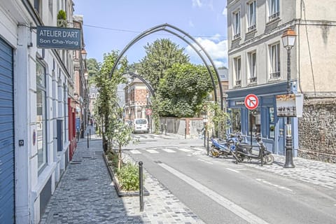 Neighbourhood, City view