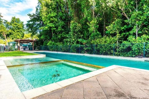 Blue Lagoon Villa B Condo in Cairns
