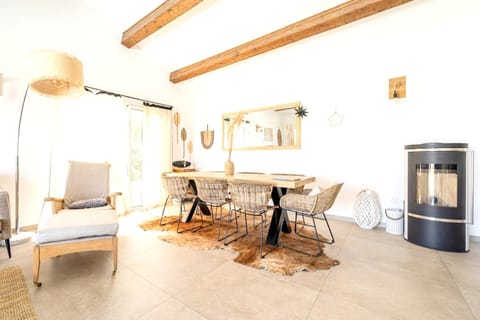 Maison de 4 chambres a Roquebrune sur Argens a 400 m de la plage avec piscine privee terrasse et wifi House in Roquebrune-sur-Argens