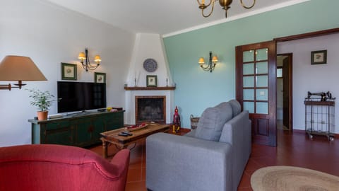 Cozy Algarve Home with Vineyard View Near Beaches Villa in Porches