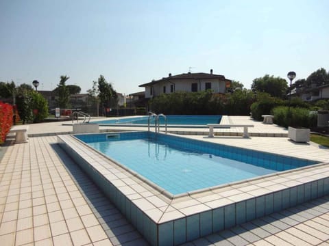 Area and facilities, Swimming pool