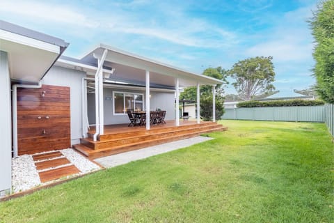 Shoalz Renovated Cottage and Boat Parking Condo in Shoal Bay