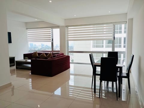 Romulo OFarril 2parking-3BR-2BA Apartment in Mexico City