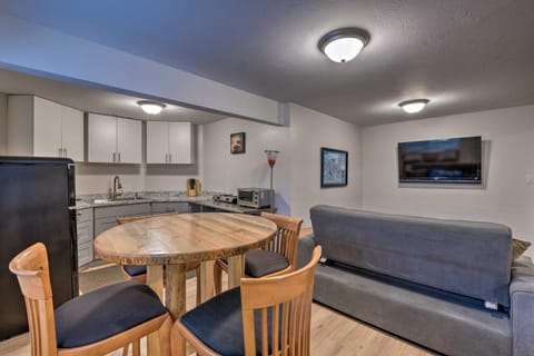 Updated Home with Mtn Views 8 Mi to Snowbird Resort Condominio in Sandy