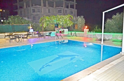 Swimming pool