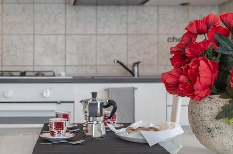 Kitchen or kitchenette, Breakfast