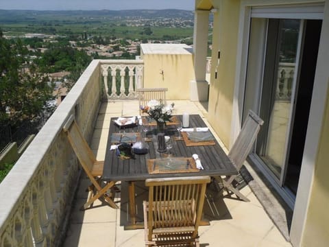 Appartements vue panoramique avec piscine et jacuzzi Apartment in Nimes