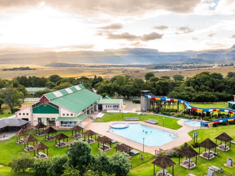 Natural landscape, Bird's eye view, Mountain view, Swimming pool