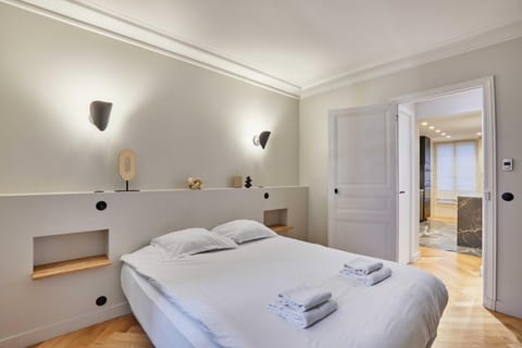 Magnificent apartment - 3BR- 8P - Batignolles Apartment in Paris