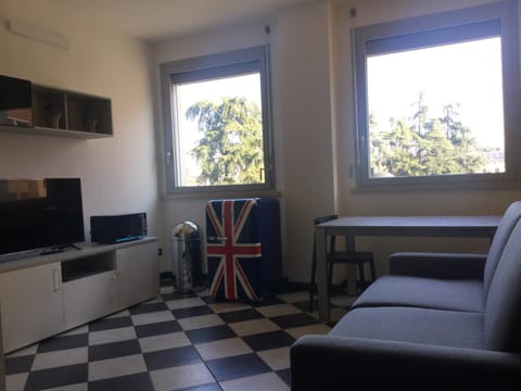 Kitchen or kitchenette, Living room, Seating area, washing machine