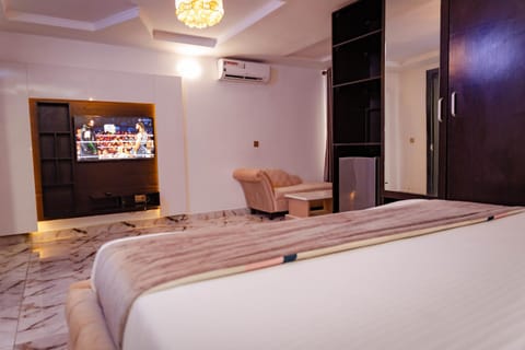 Bed, TV and multimedia, Bedroom, air conditioner