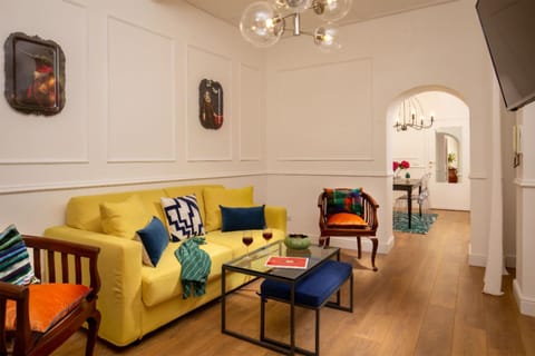 TV and multimedia, Living room, Dining area