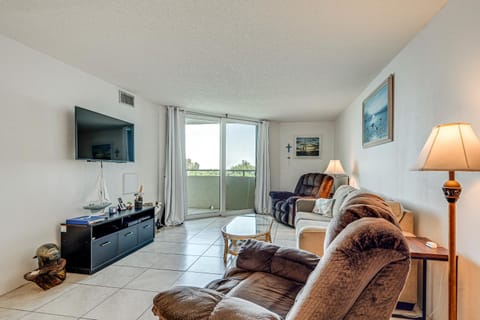 Gulf Coast Escape with Balcony and Resort Amenities! Apartamento in Hudson