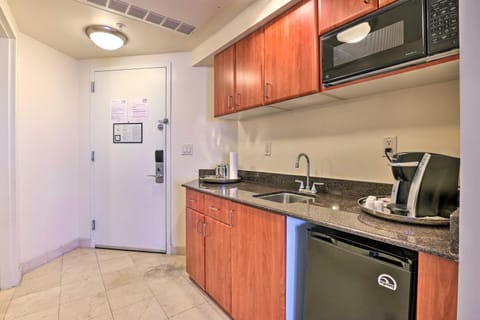 Sunny Isles Beach High Rise with Beach and Pool Access Apartment in Sunny Isles Beach