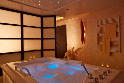 Hot Tub, Spa and wellness centre/facilities