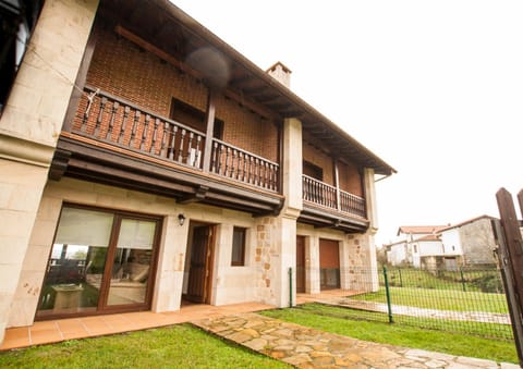 Casas encantadoras en entorno espectacular Haus in Western coast of Cantabria