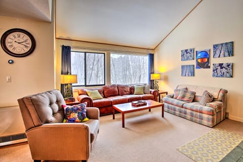 Loon Mountain Condo with Pool and Game Room Access! Condominio in Lincoln
