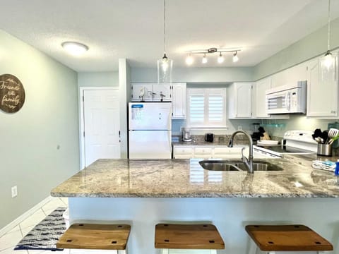 Bayview 82 condo Apartment in Orange Beach