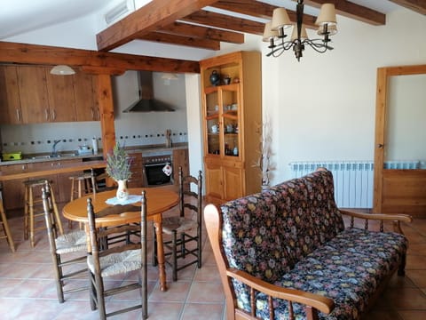 Apartaments Mitjavila Apartment in Pallars Jussà