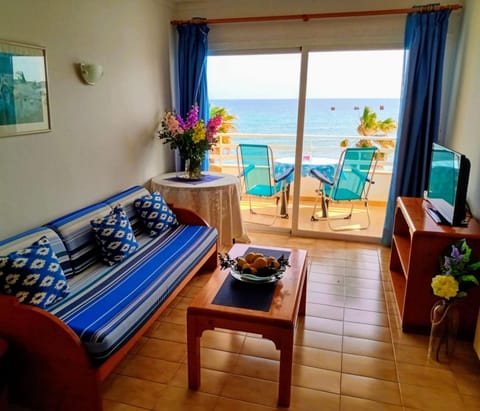 Balcony/Terrace, Living room, Seating area, Sea view