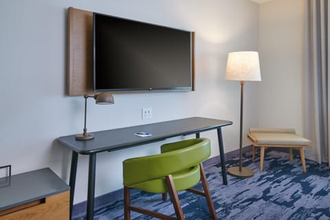 Fairfield Inn & Suites by Marriott Chicago O'Hare Hotel in Des Plaines
