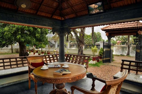 The Backwater Heritage- Comp Breakfast with River View & Lawn by StayVista Villa in Kerala