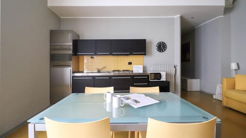 Dining area, Communal kitchen