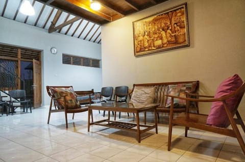 Omah Dronjongan Homestay Yogyakarta House in Yogyakarta