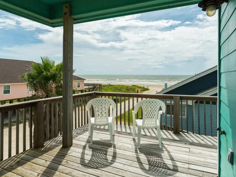 Las Brisas Beach Getaway - Big Ocean Views! Maison in Surfside Beach