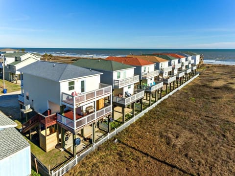 Shimmering Beach and Ocean Views! Welcome to Phoenix Rising! Casa in Surfside Beach