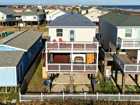 Shimmering Beach and Ocean Views! Welcome to Phoenix Rising! Haus in Surfside Beach