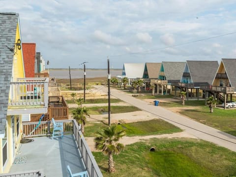 Take It Easy in Surfside - Gulf and Bay Views, Cute Beach House! House in Surfside Beach