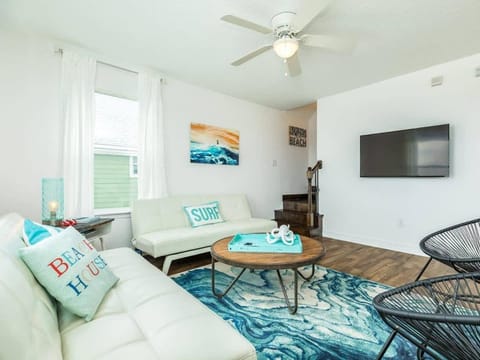 Take It Easy in Surfside - Gulf and Bay Views, Cute Beach House! House in Surfside Beach