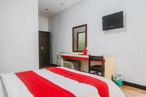 RedDoorz Plus At Megamendung Puncak Bogor Hôtel in Cisarua