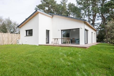 Property building, Facade/entrance, Off site