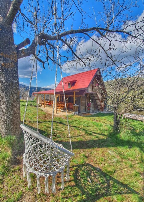 Property building, Day, Natural landscape, Garden, Garden view