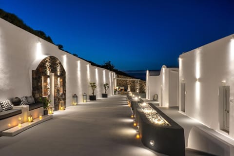 Siete Mares Luxury Suites Hotel in Santorini
