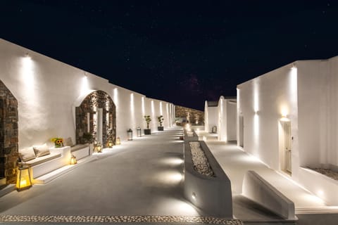 Siete Mares Luxury Suites Hotel in Santorini