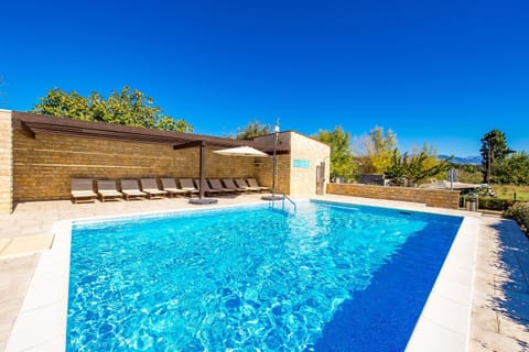 Pool view, Swimming pool, sunbed