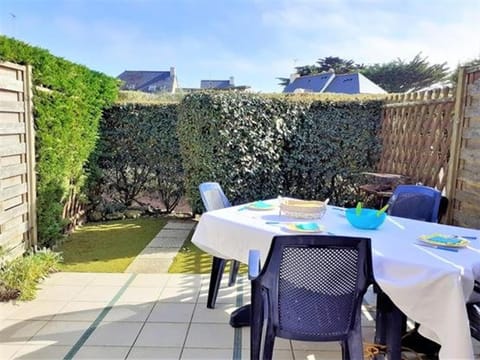 Charmante Maison avec Piscine, Tennis, Proche Mer - Idéal Famille - FR-1-392-140 Appartement in Batz-sur-Mer