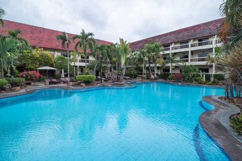 Ban Nam Mao Resort Hotel in Pattaya City
