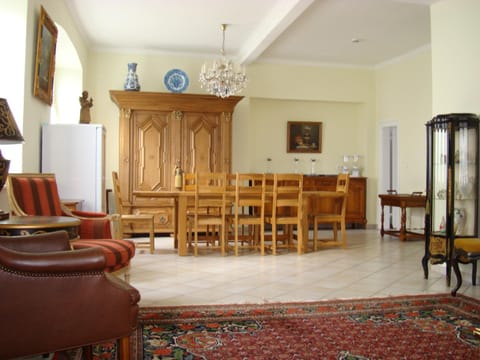 Communal lounge/ TV room, Seating area, Dining area