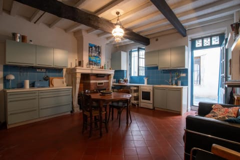 Ecrivain - Maison avec Terrasse House in Arles