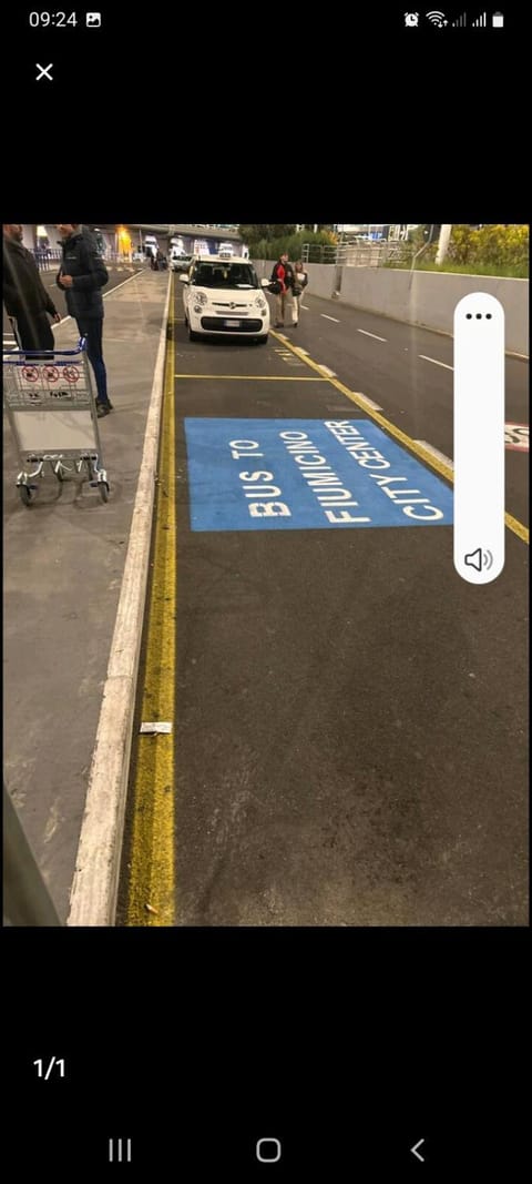 A Santy's Rooms-BAGNOCONDIVISO SHAREDBOTH ROOM2piano-no lift-3chilom a piedi xAEROPORTO-A PAGAMENTO AIR CONDIZextra bed EXTRABED FOR A FEE-3 MINUTI BUS XFIERADIROMA-10 MINUTES STOP BUS TO ROME IN50 MINUTES TRAFFICPERMITTING ARE YOU TO ROME Bed and Breakfast in Fiumicino