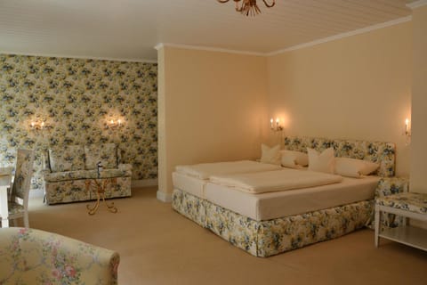 Seating area, Bedroom