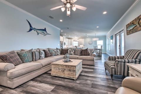 Luxe Spacious Stilted Home with Kayaks Walk to Beach Maison in Dauphin Island