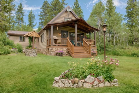 Grandma's Cabin Yellowstone Vacation Home House in Island Park