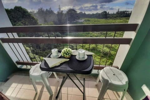 Pine Suites Tagaytay by StayPlus PH (Black and White Suite) FREE PARKING, CABLE TV, and WIFI Condo in Tagaytay
