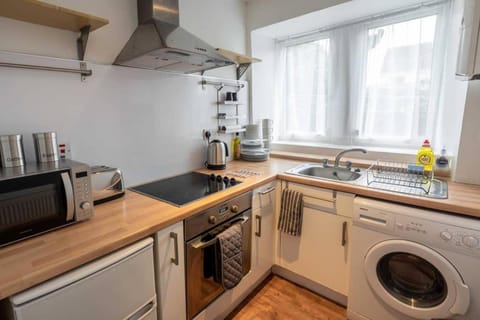 ☆ Quiet Ground Floor Apartment Near University ☆ Apartment in Dundee